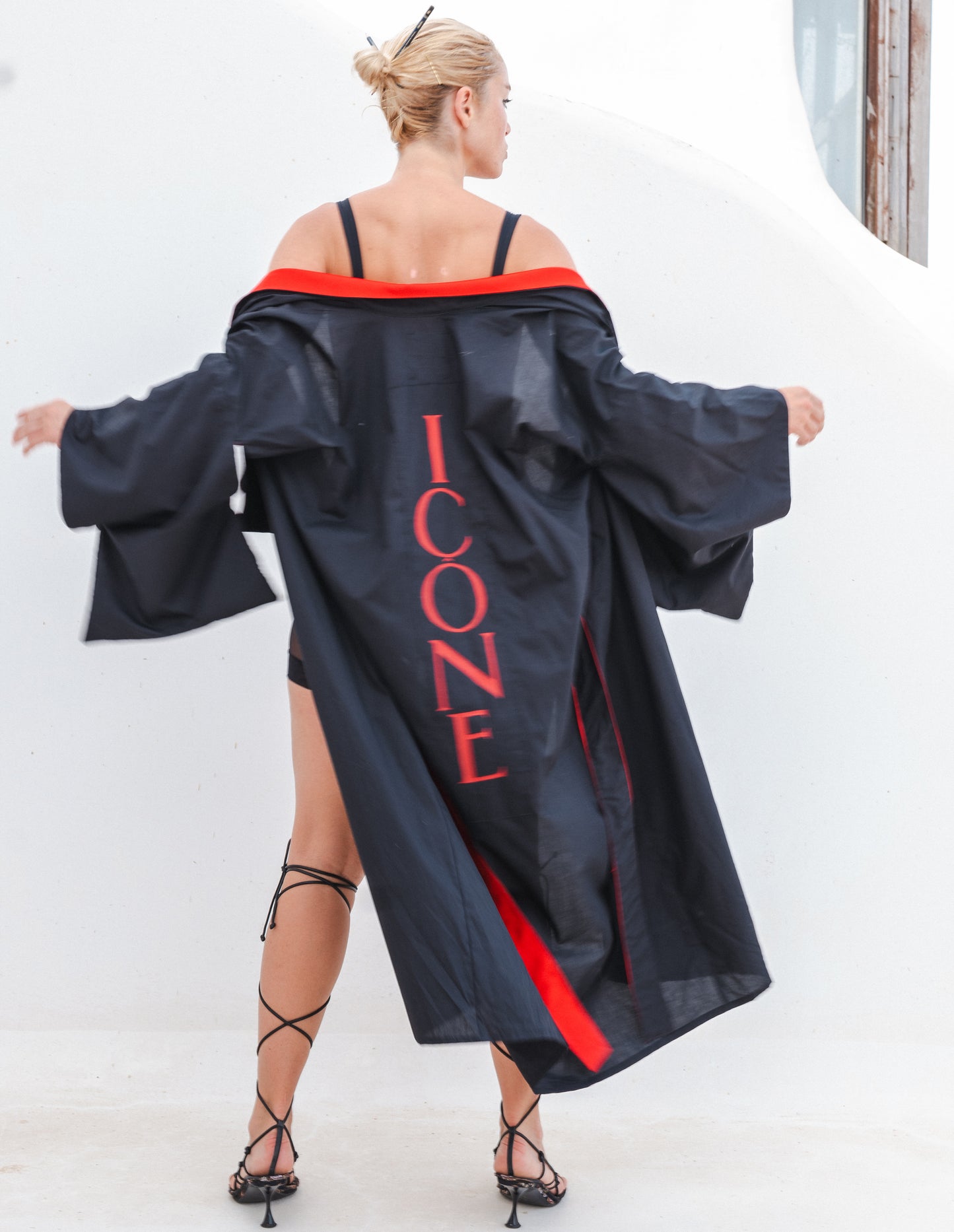 BLACK AND RED KIMONO